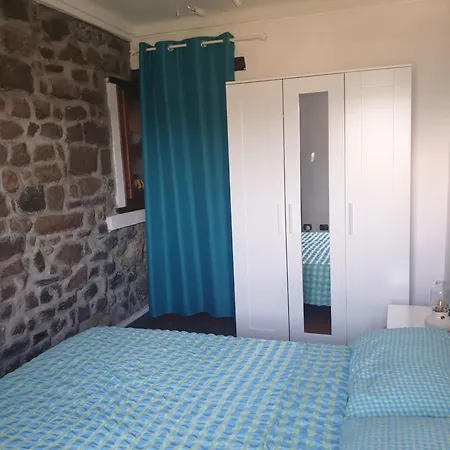 Laya Marina Ferienhaus Valeriano Lunense