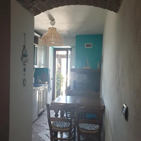 Laya Marina Ferienhaus Valeriano Lunense
